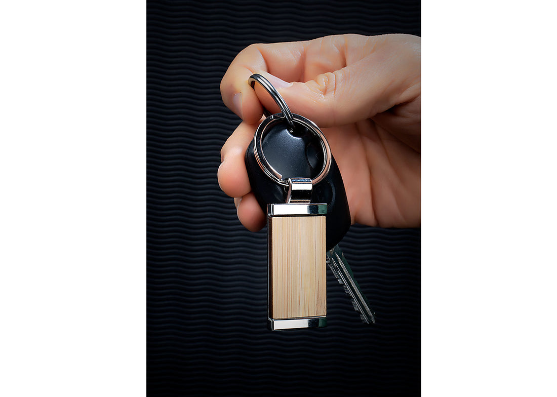 OF0583 Llavero Bambú Tommy (MP) - Pro-Ponemos